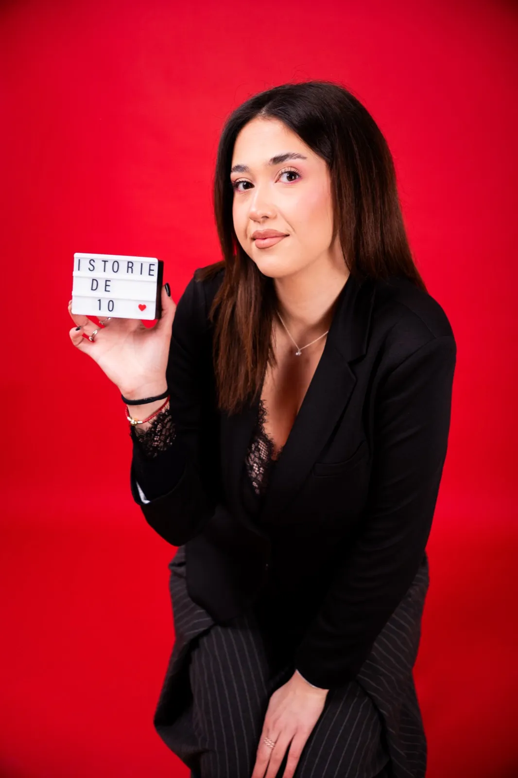 Stefania - profesoara de istorie, cu lightbox ISTORIE DE 10